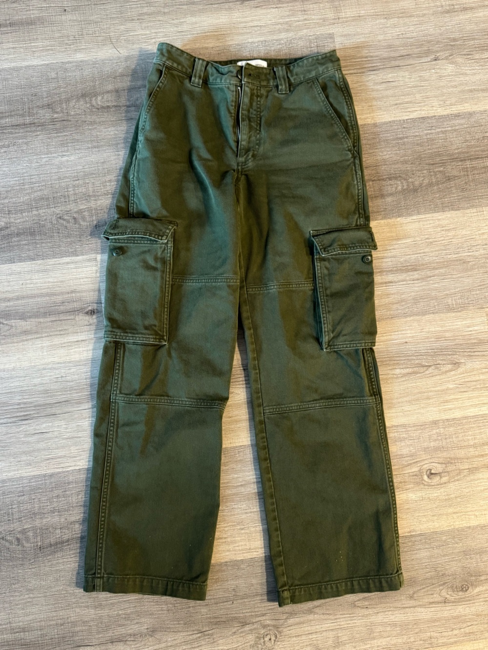 TNA Aritzia Olive green Cargo utility Pants size 2 women’s